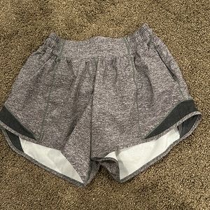 lululemon shorts grey size 2 hotty hot